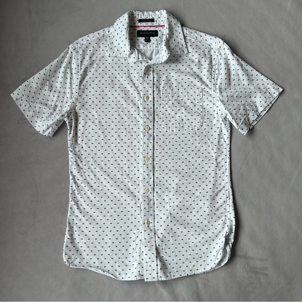 Banana Republic ~ Short Sleeve Button Shirt ~ Men’s Size XS Slim Fit